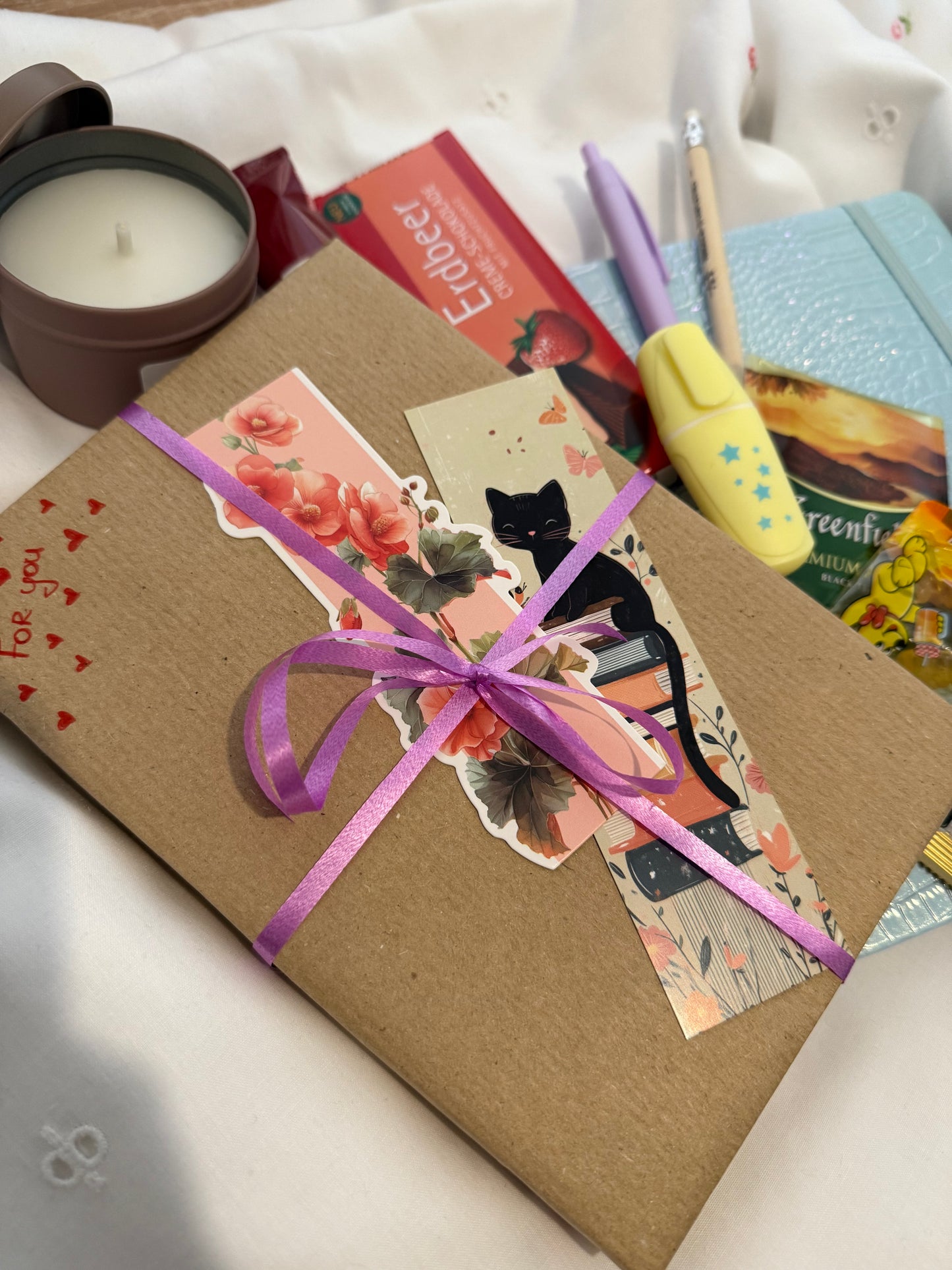 Mystery Book Box – Cărți surpriză & conținut misterios